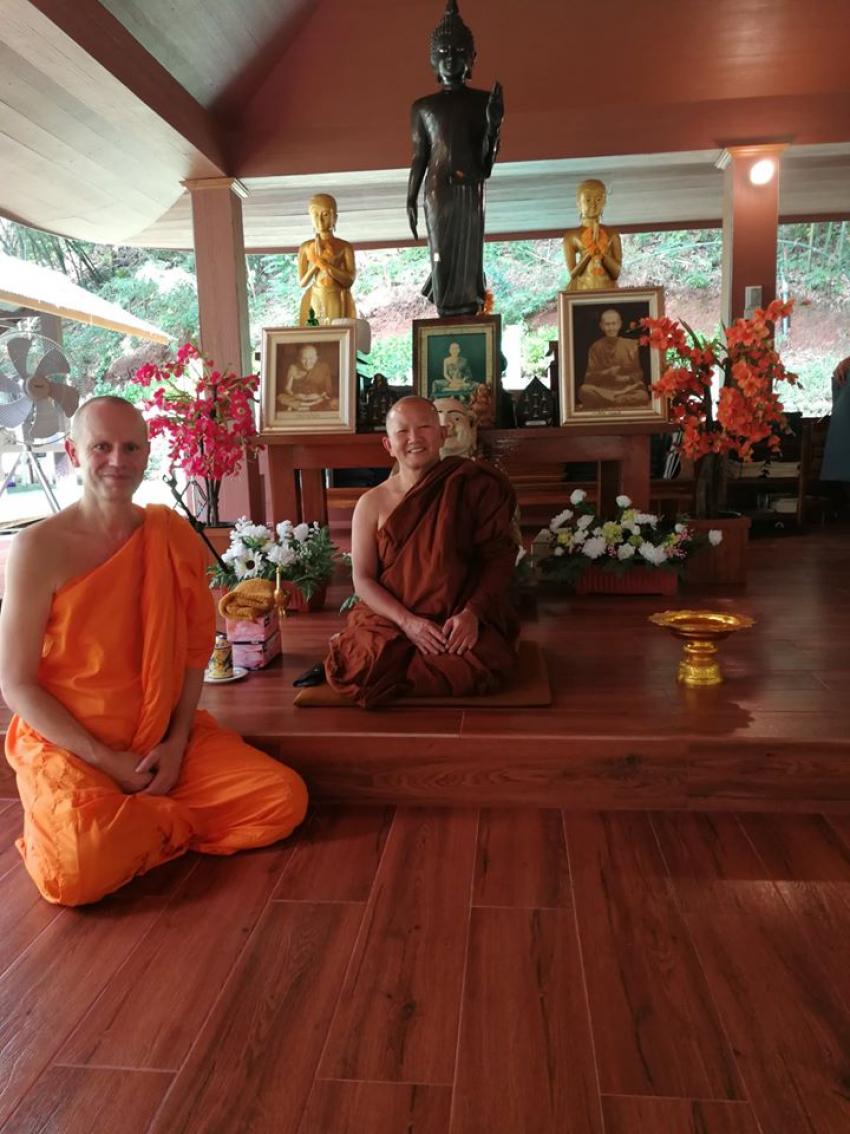 Z życia buddyjskiego mnicha Cezariusza Platty:  Zaczęło się niewinnie...
